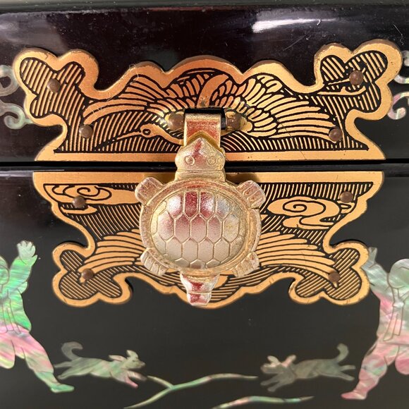 Vintage Black Lacquer Korean Jewelry/Music Box - Mother of Pearl Inlay, Brass - Picture 3 of 13
